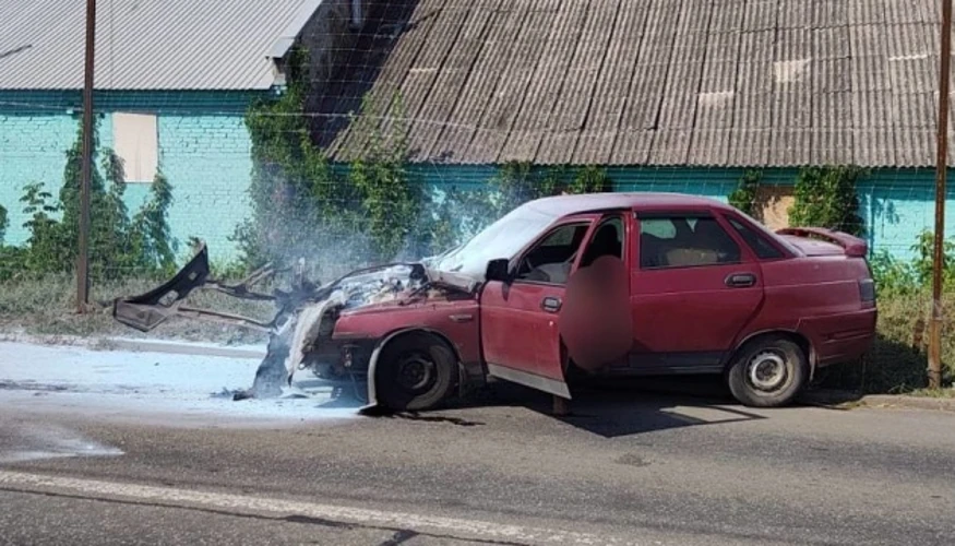 Пожежа після удару по автомобілях, припаркованим біля магазину в Краматорську, 12 вересня 2026 року