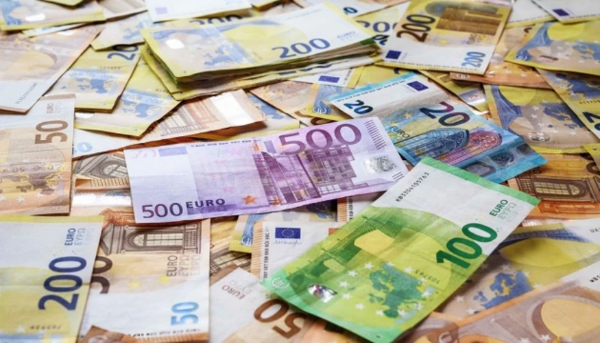 Долар 44,86 і євро 50,49 на 19 жовтня: як змінилися офіційні та ринкові курси