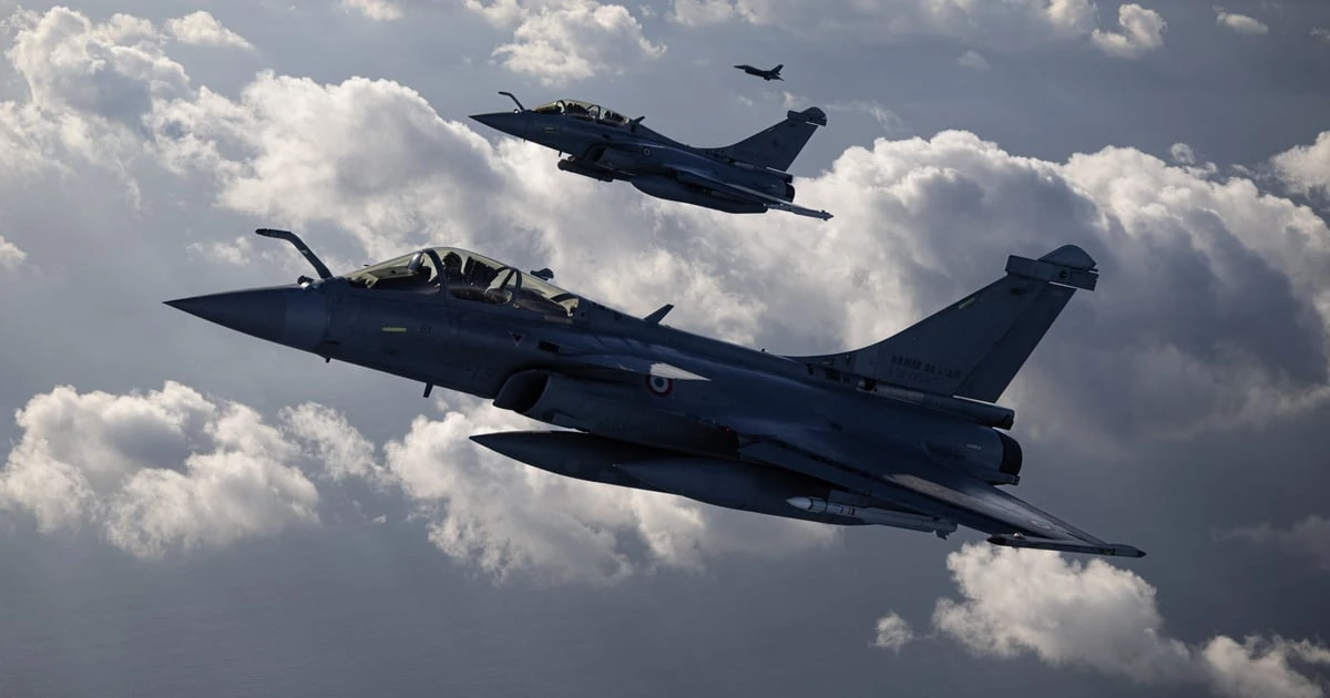 Зеленський оголосив про початок навчання українських пілотів на Rafale у Франції